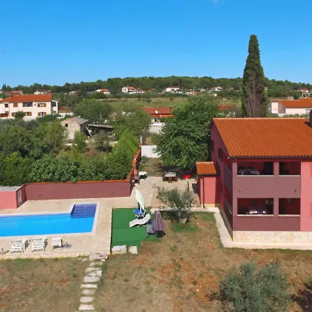 Ferienhaus 114s * Pula